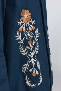 Sobrecamisa bordada