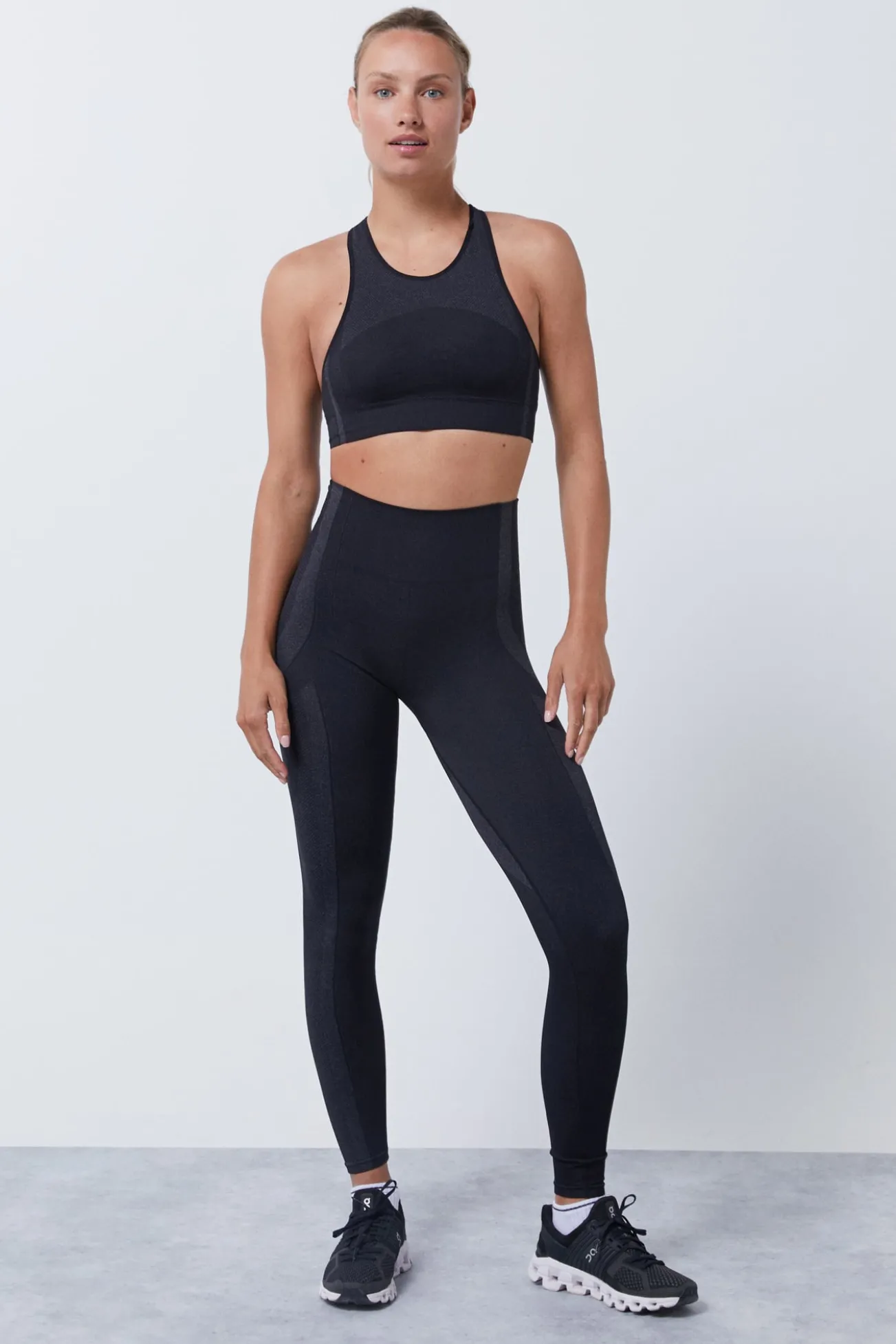 Soutien desportivo preto Seamless Fit