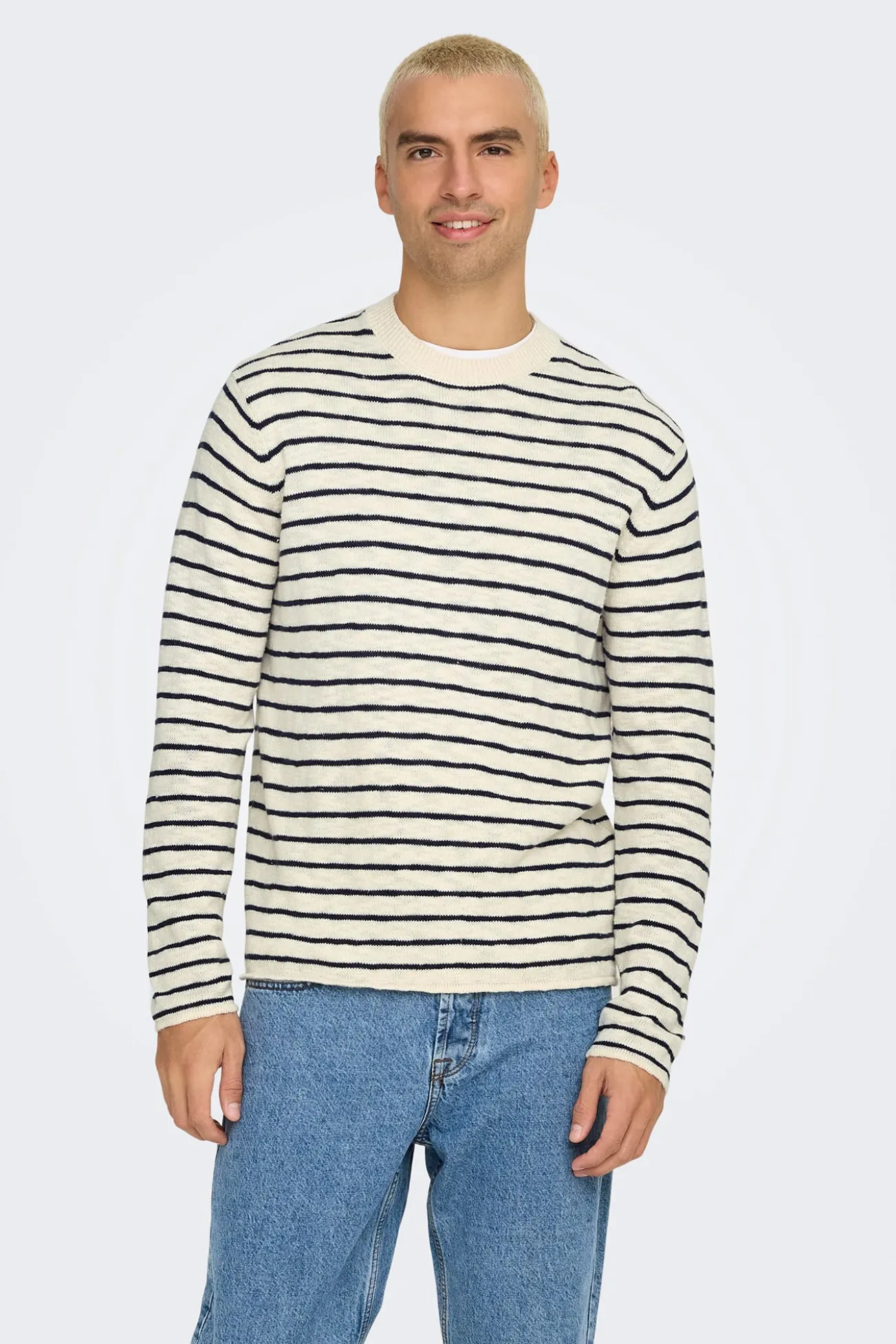 Strick- Herrenpullover mit regular fit.