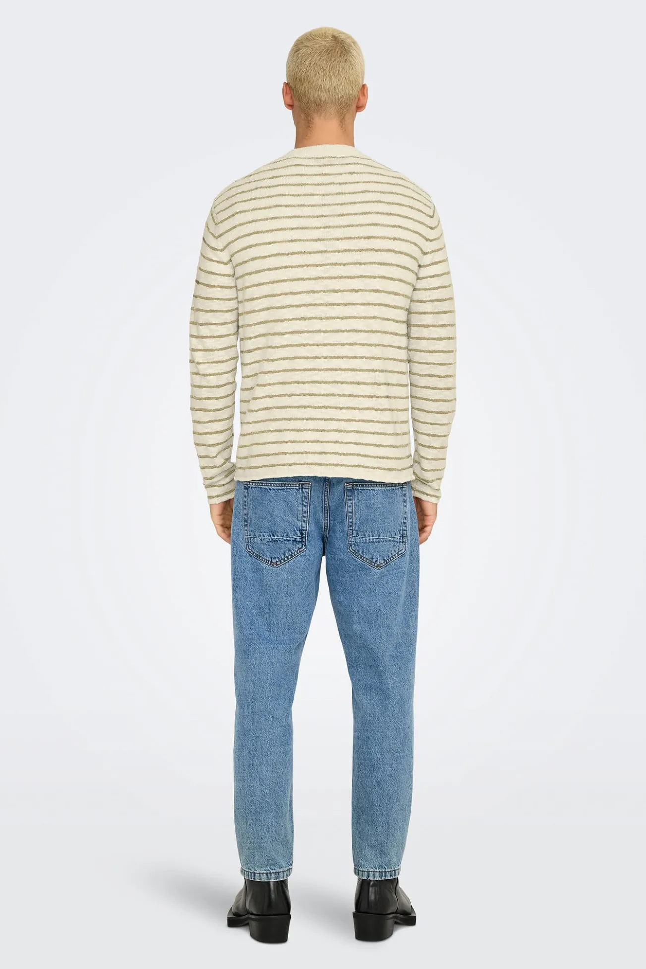 Strick- Herrenpullover mit regular fit.