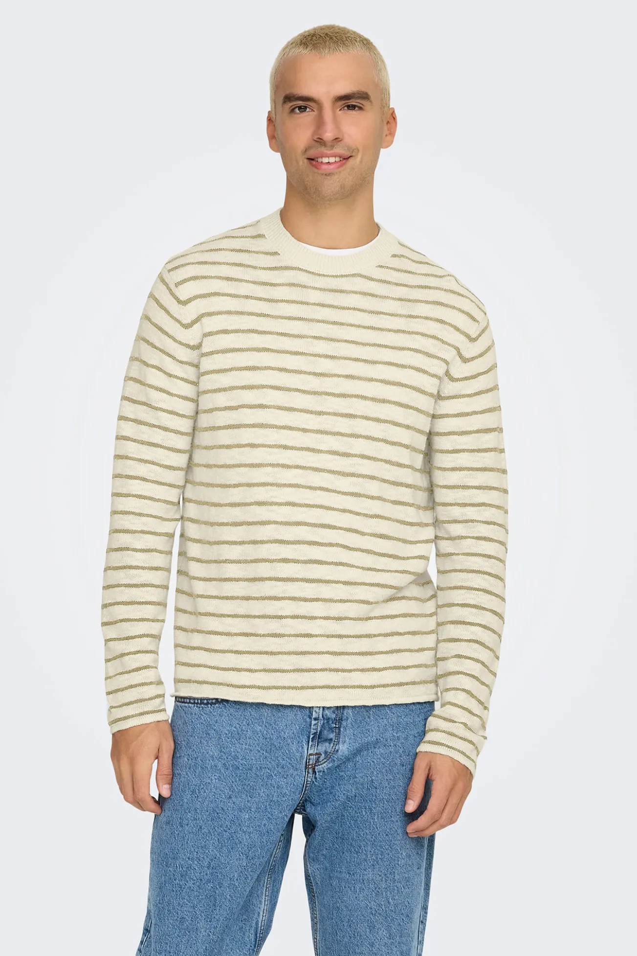 Strick- Herrenpullover mit regular fit.