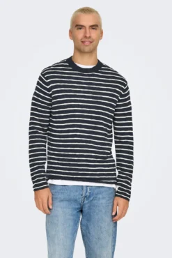 Strick- Herrenpullover mit regular fit.