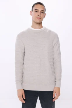Suéter de moda estrutural