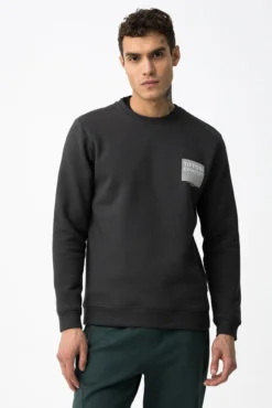 Sweatshirt com bordado