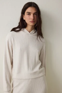 Sweatshirt com malha capuz .