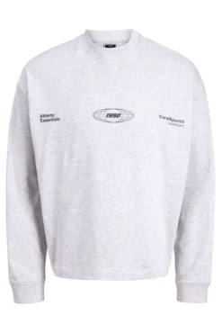 sweatshirt cropped com itens essenciais para atletismo