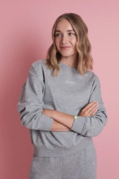 Sweatshirt de lã cinza com logo