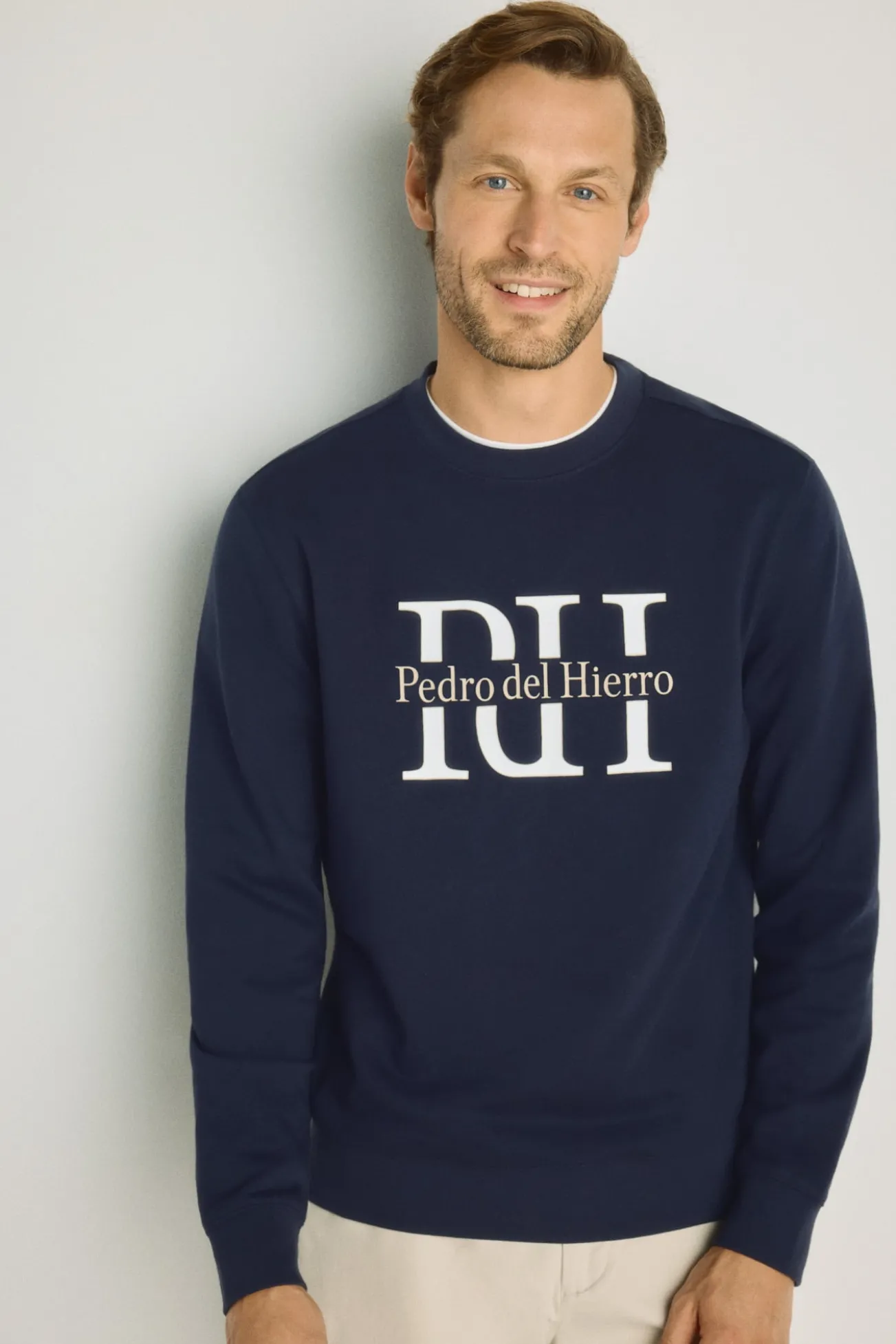 Sweatshirt gola redonda com logo