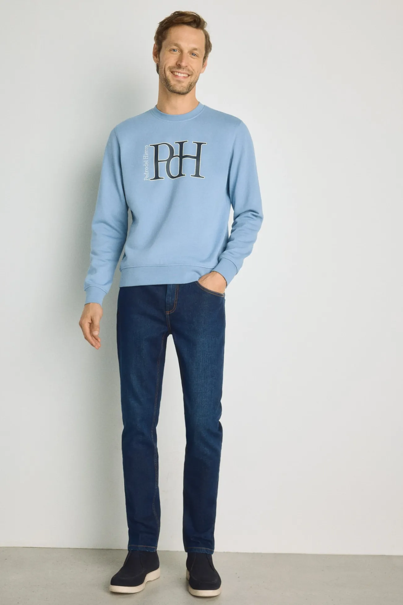 Sweatshirt gola redonda com logo