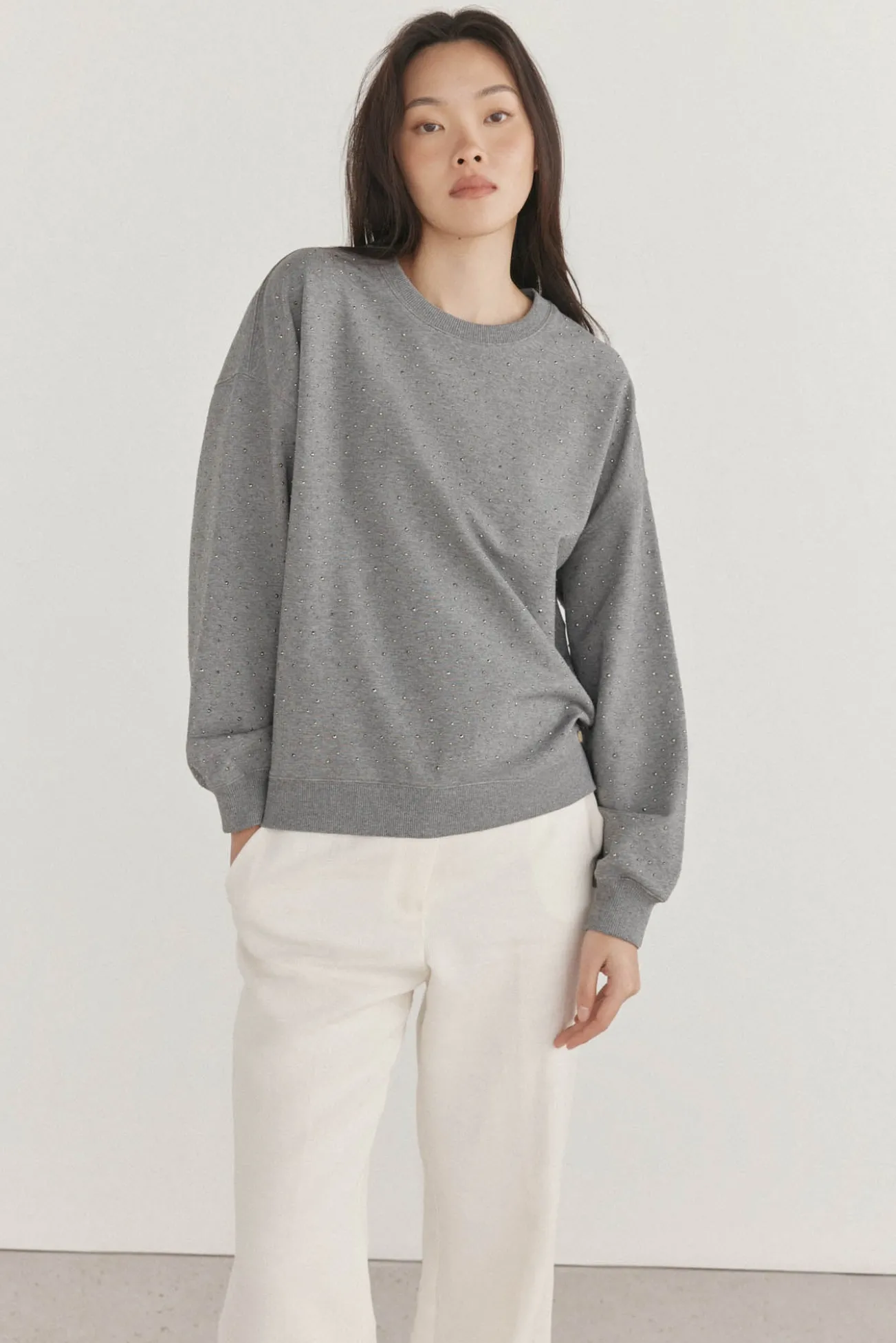 Sweatshirt liso com strass