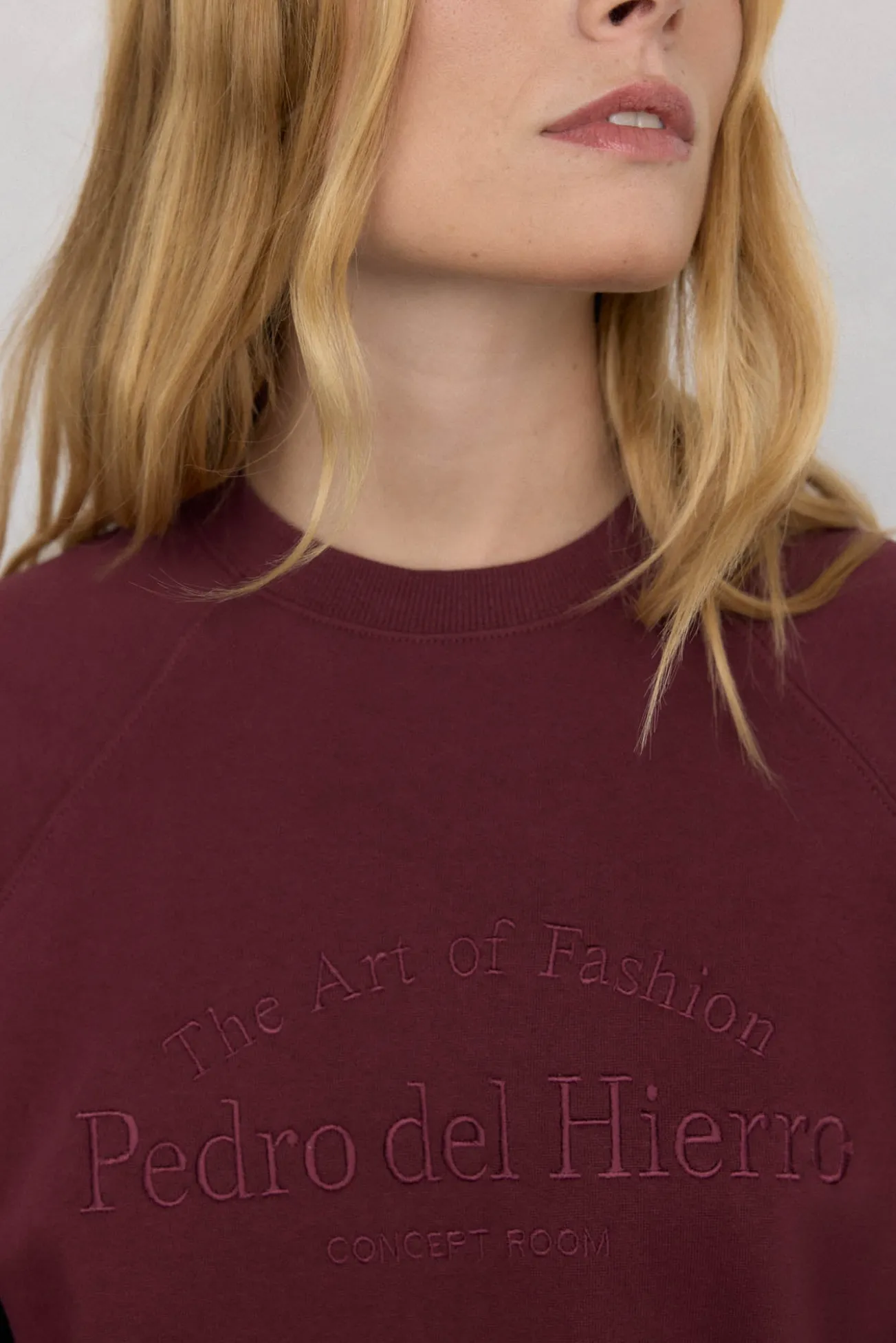 Sweatshirt logo bordado
