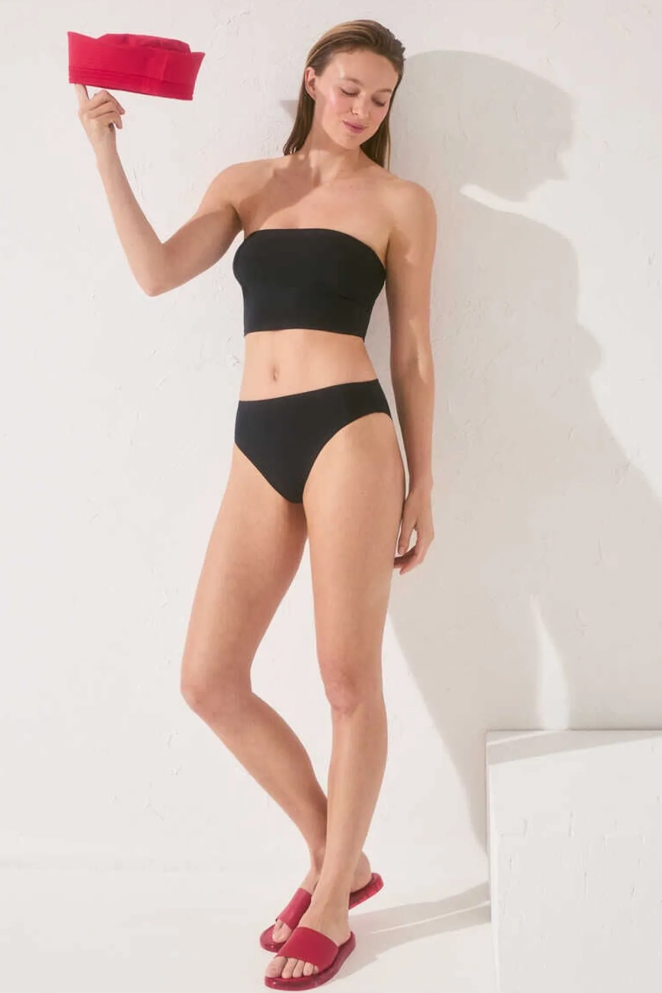 Top cropped cai-cai preto