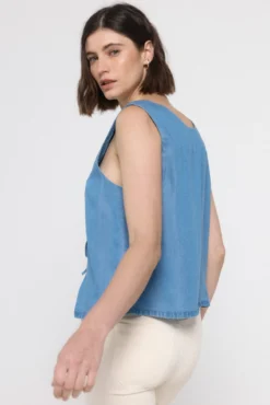 Top denim fluído