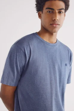 T-shirt colorida com microriscas