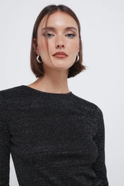 T-shirt com decote nas costas em lurex