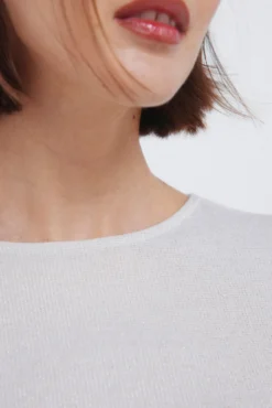 T-shirt com decote nas costas em lurex