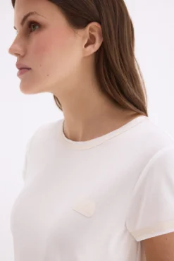 T-shirt com detalhes em PU