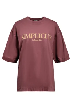 T-shirt com texto impresso
