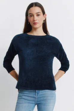 T-shirt cravejada de chenille