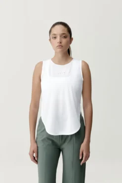 T-shirt desportiva Caliope branco cru