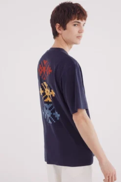 T-shirt estampagem étnico