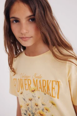 T-shirt flores menina