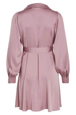 Vestido acetinado de manga comprida