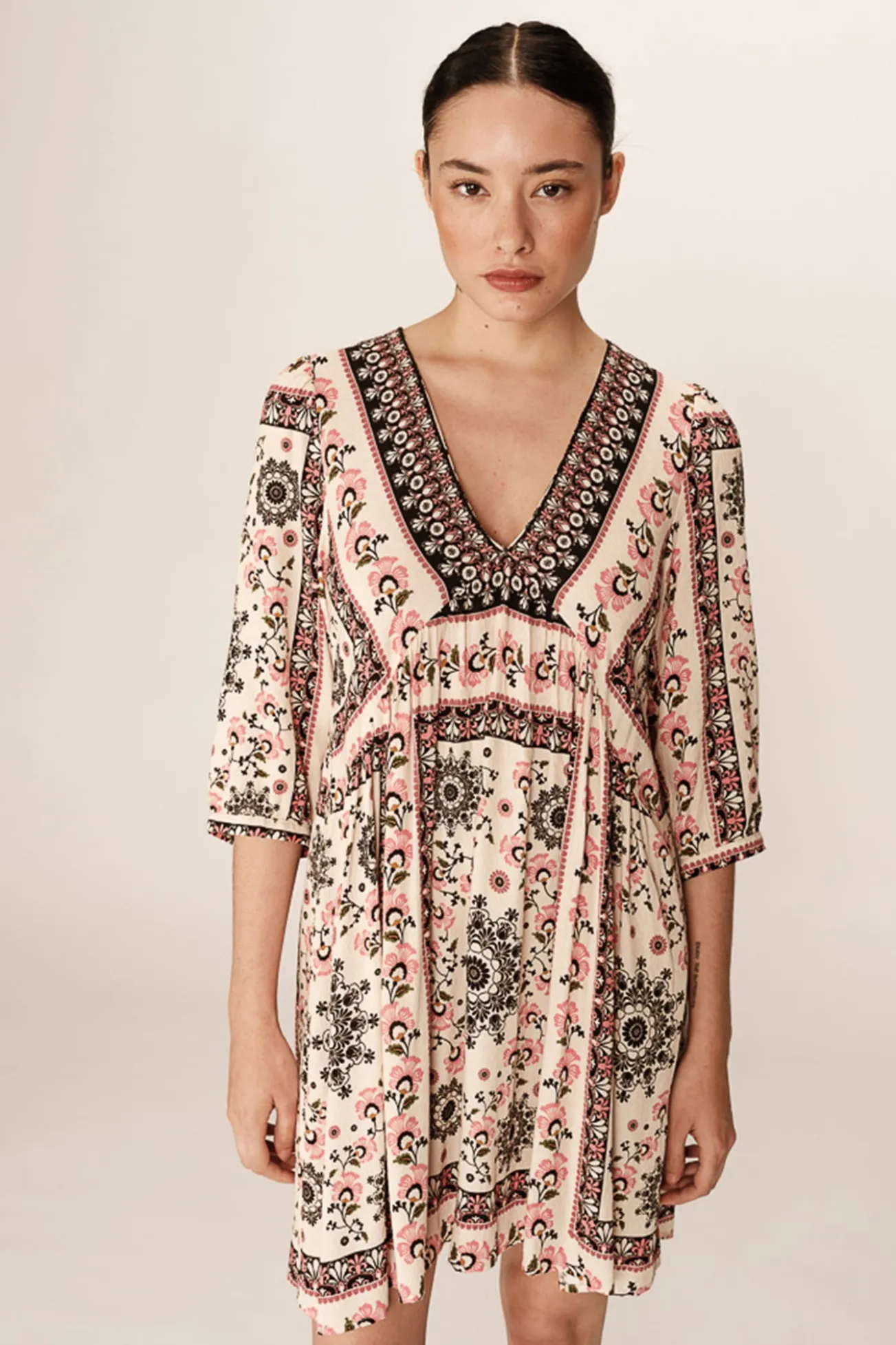 Vestido babydoll estampado boêmio
