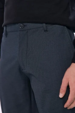 Vestido calças chino slim fit confortável