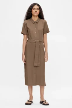 Vestido camiseiro comprido