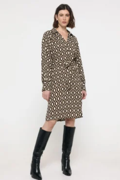 Vestido camiseiro midi