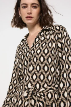 Vestido camiseiro midi