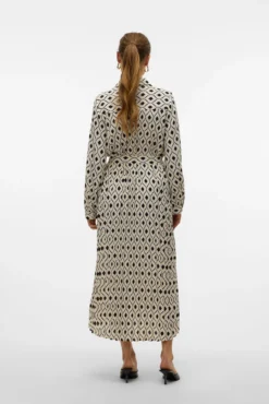 Vestido camiseiro midi