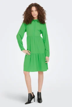 Vestido camiseiro midi