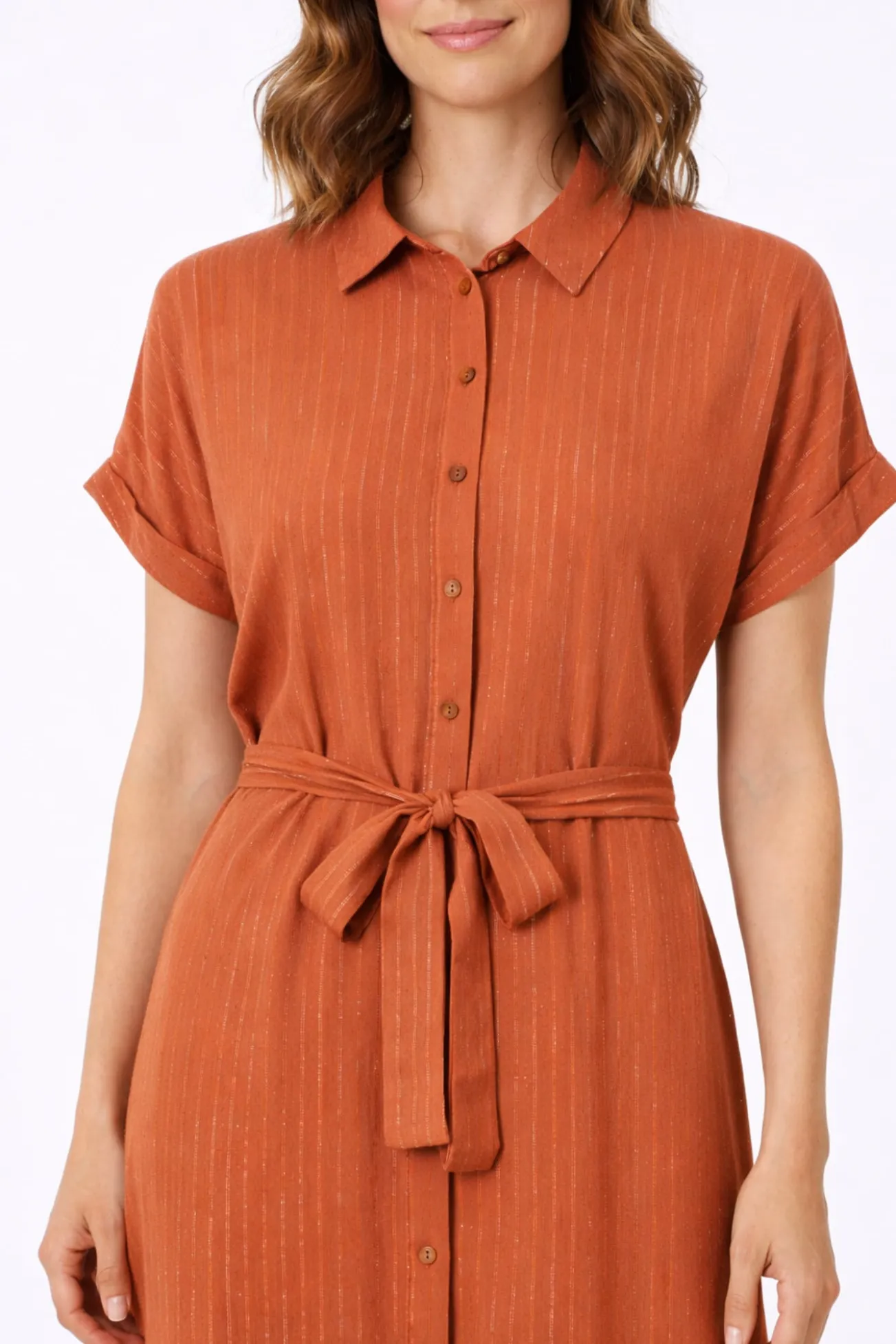 Vestido camiseiro midi com lúrex