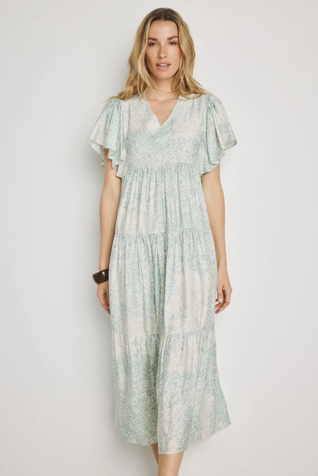 Vestido com decote em bico