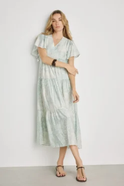 Vestido com decote em bico