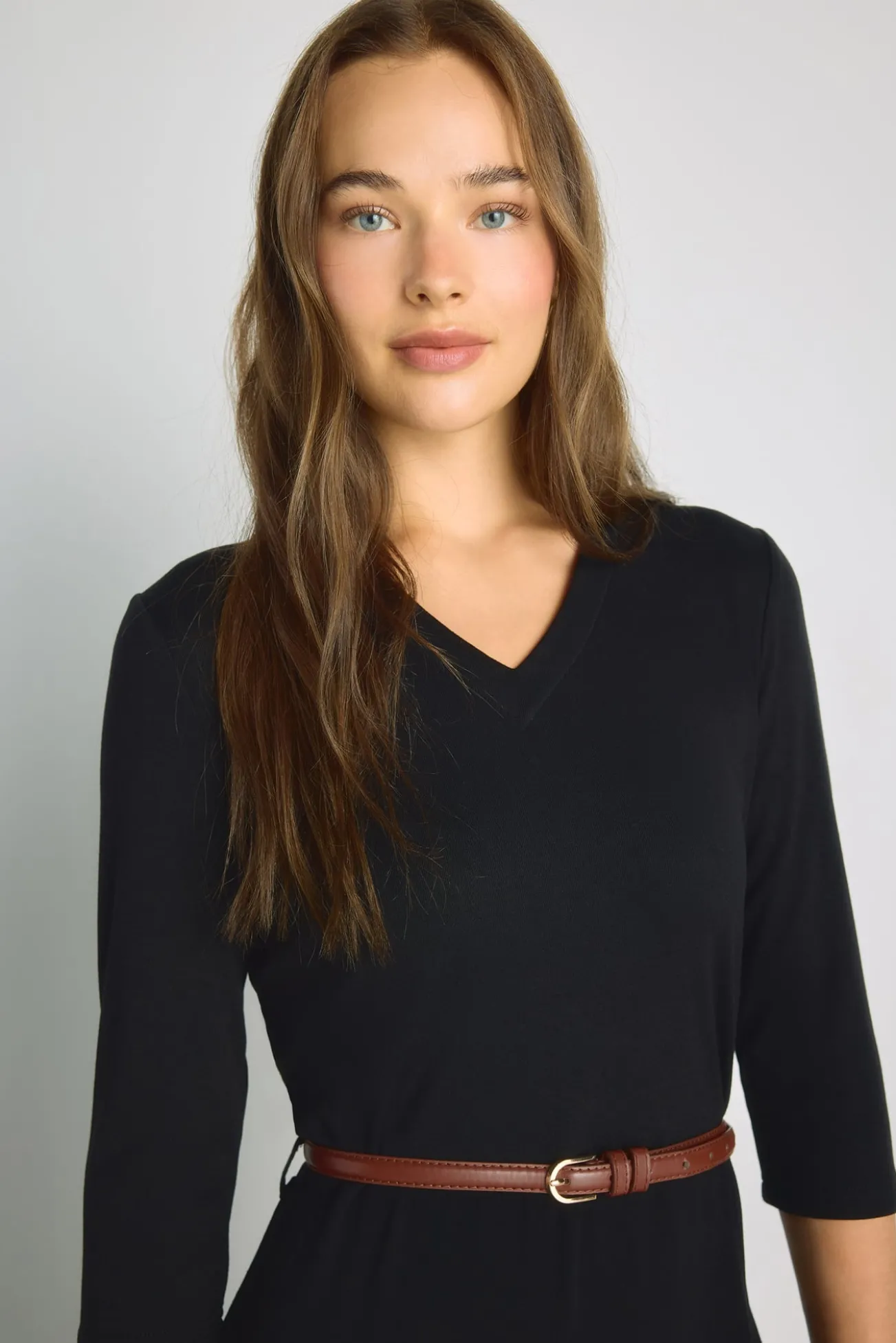 Vestido com decote em bico