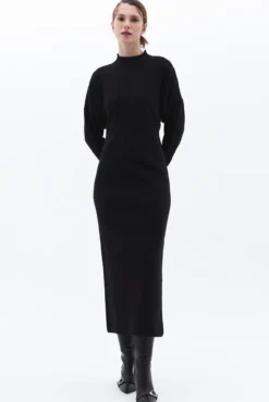 Vestido comprido com abertura