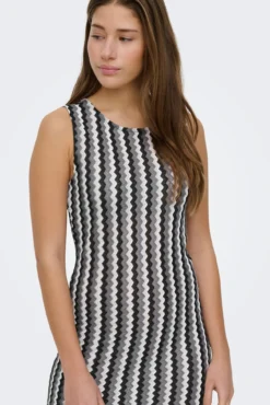 Vestido comprido estampado zigzag