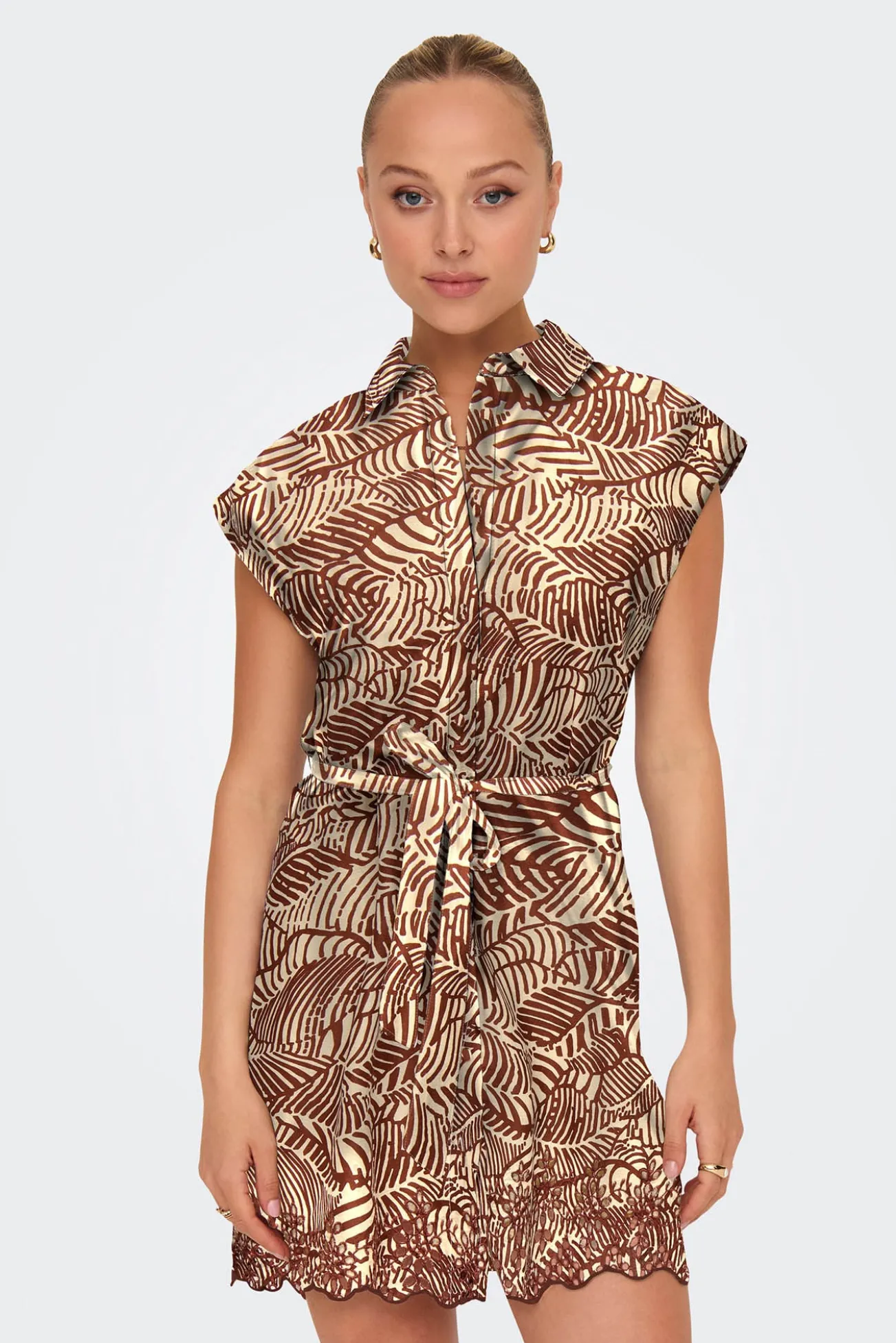 Vestido curto camiseiro