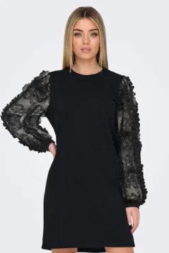 Vestido curto com detalhe floral