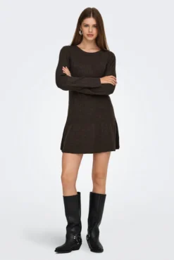 Vestido curto com folho