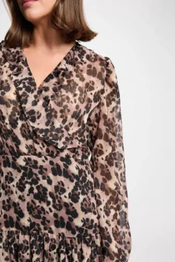 Vestido curto com gola em V