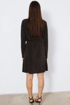 Vestido curto com lurex