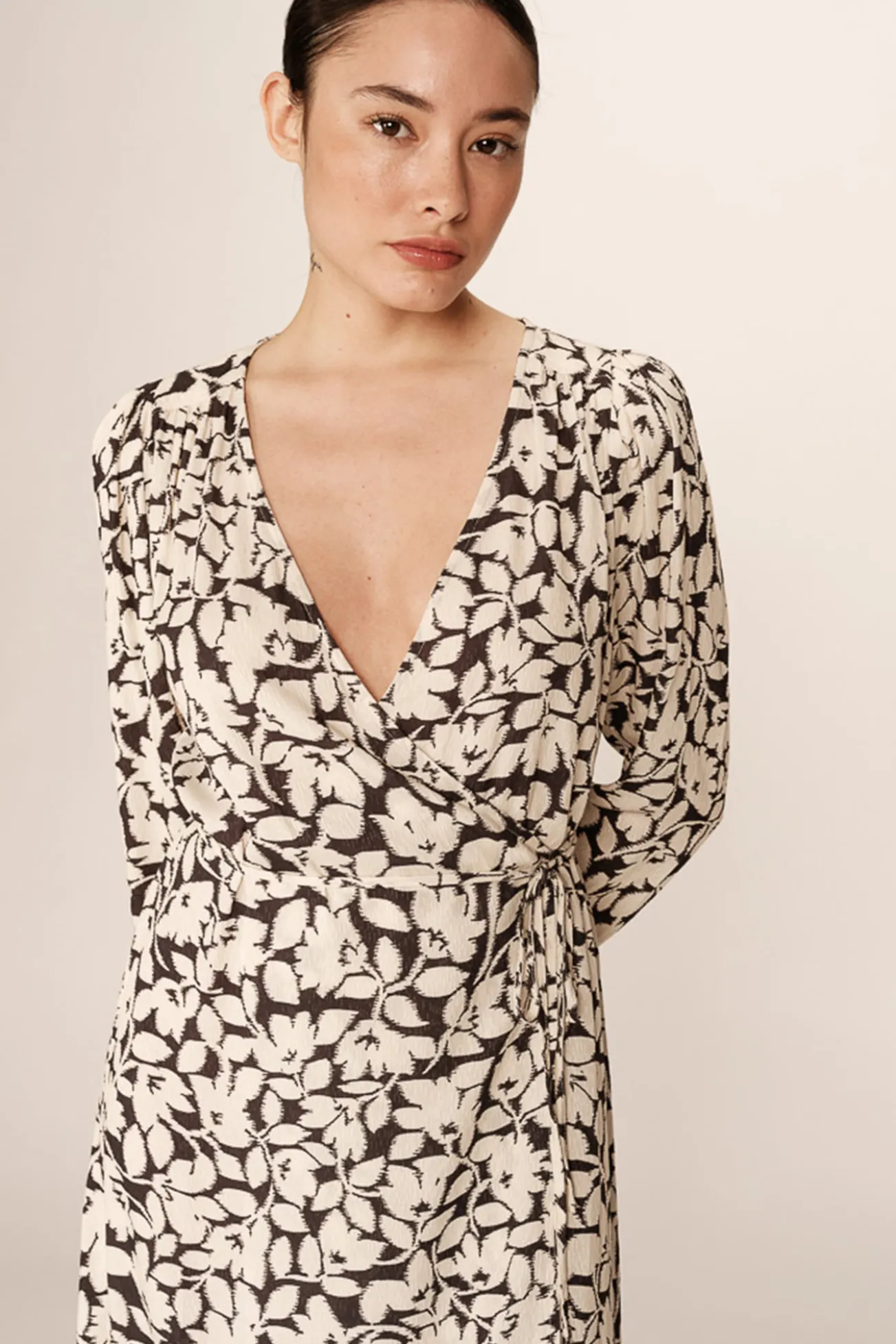 Vestido curto corte reto