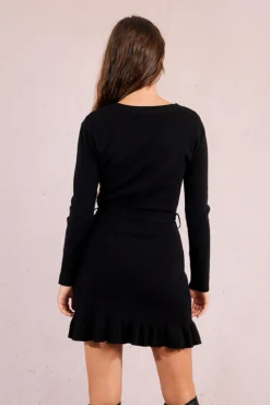 Vestido curto de manga comprida com laçada