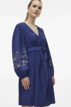 Vestido curto de manga comprida maternity