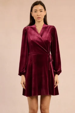 Vestido curto de manga de manga comprida
