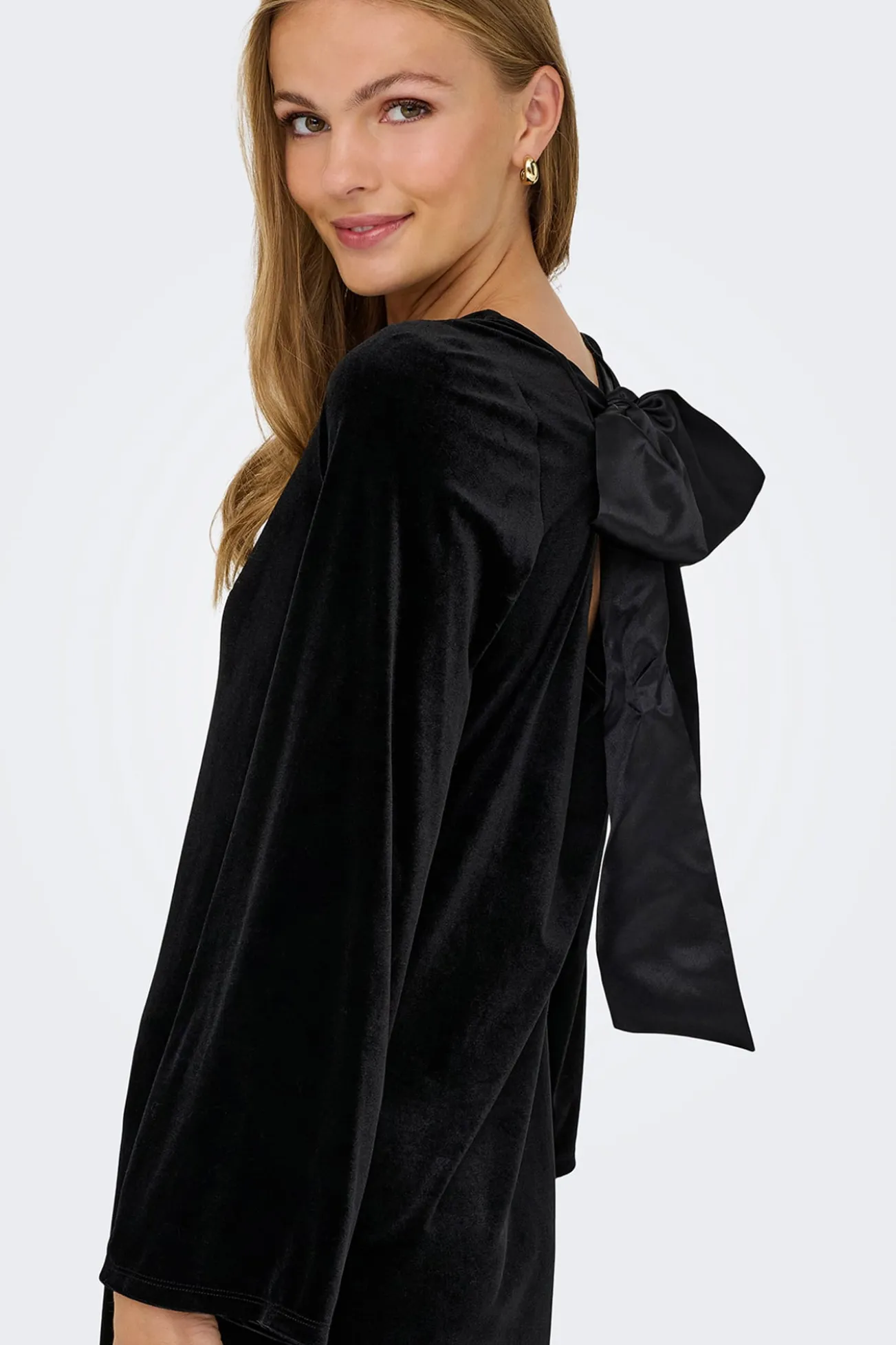 Vestido curto de veludo